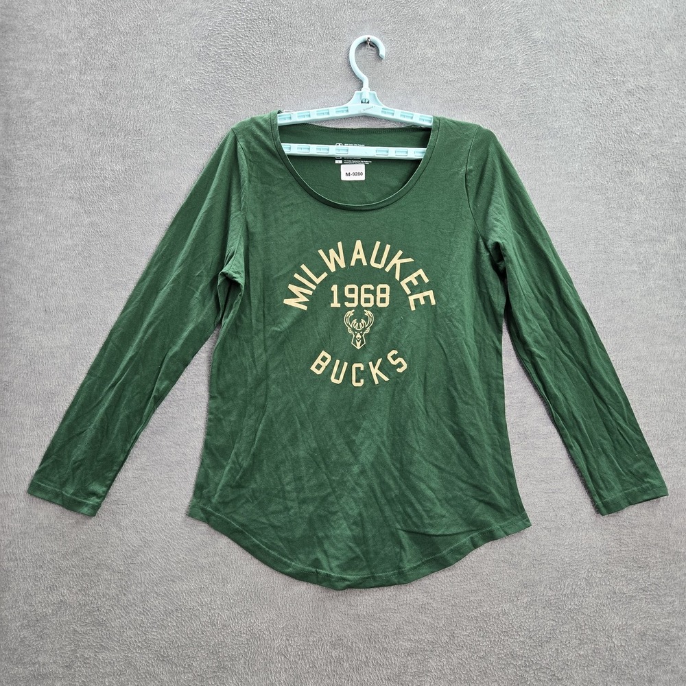 Milwaukee Bucks Women Shirt L Green NBAโ Logo 1968 Graphic Print Long Sleeve Tee